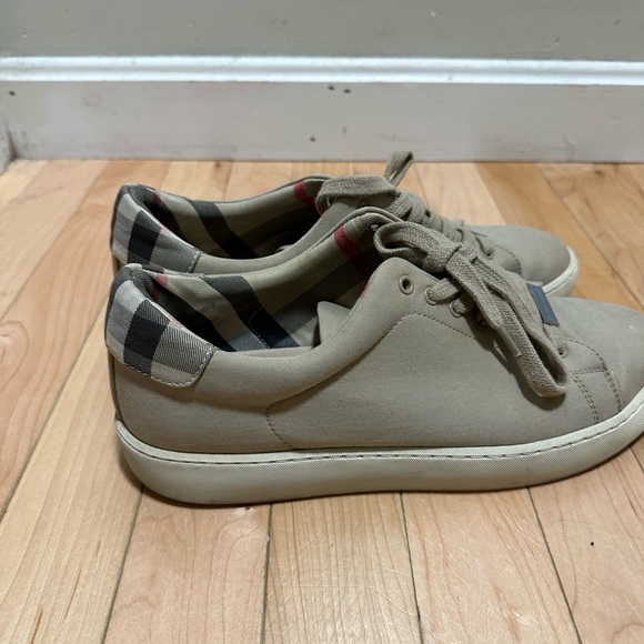 Burberry women’s sneakers - Picture 5 of 11